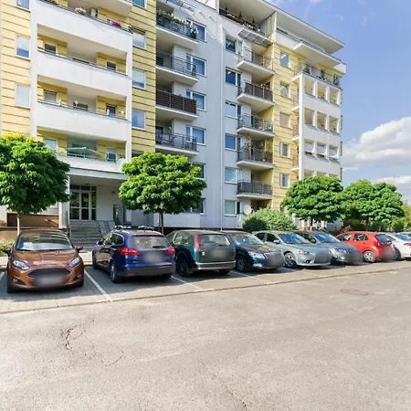 Malta Balcony And Parking By Renters Prestige * ポズナン