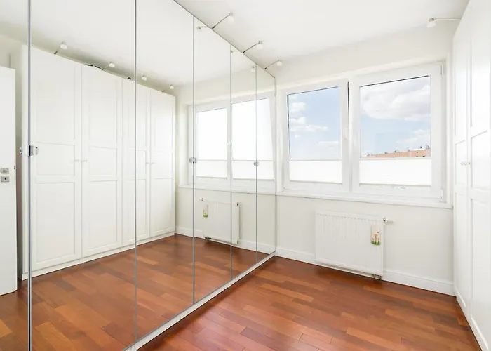 Malta Balcony And Parking By Renters Prestige アパート *