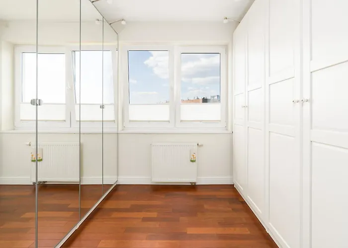 Malta Balcony And Parking By Renters Prestige * ポズナン