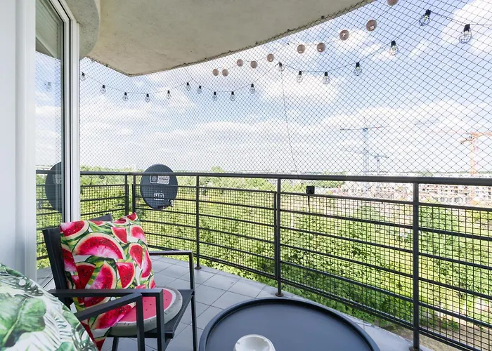 Malta Balcony And Parking By Renters Prestige ポズナン